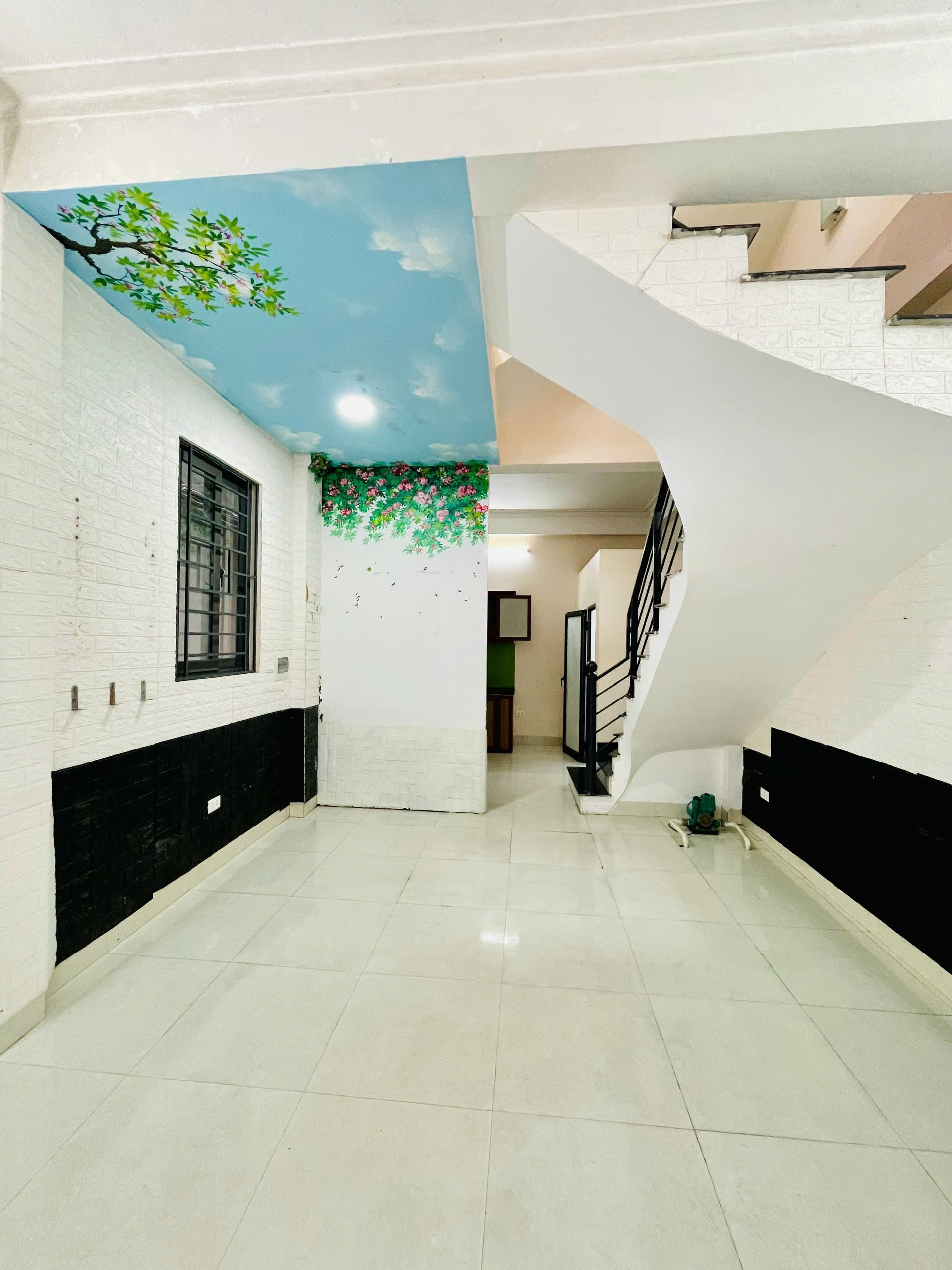 Cho thuê nguyên căn Tây Nam Linh Đàm, 4 tầng x 40m2, 4 ngủ, KD online, C.ty 12 Triệu - Ảnh 1